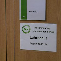 Die niederbayerischen Maschinenringe belegten den großen Lehrsaal der neuen LMS